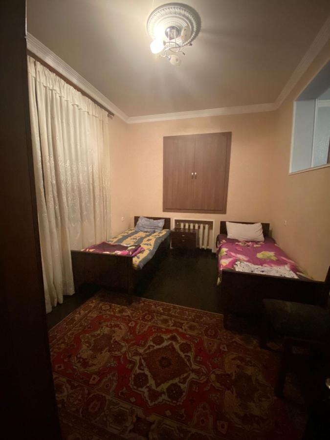 Hero Hostel Jerevan Eksteriør billede